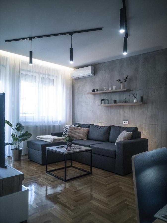 Raw Industrial City Apartment Subotica Eksteriør billede