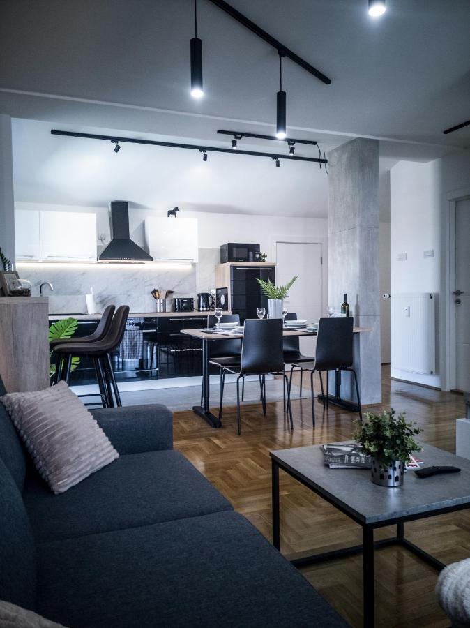 Raw Industrial City Apartment Subotica Eksteriør billede